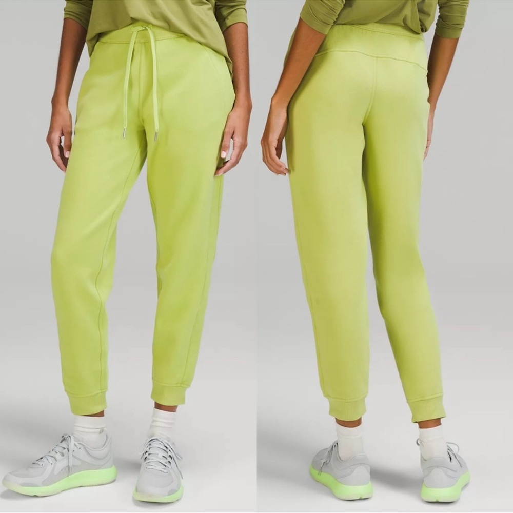 Women's Lulemon full length Joggers